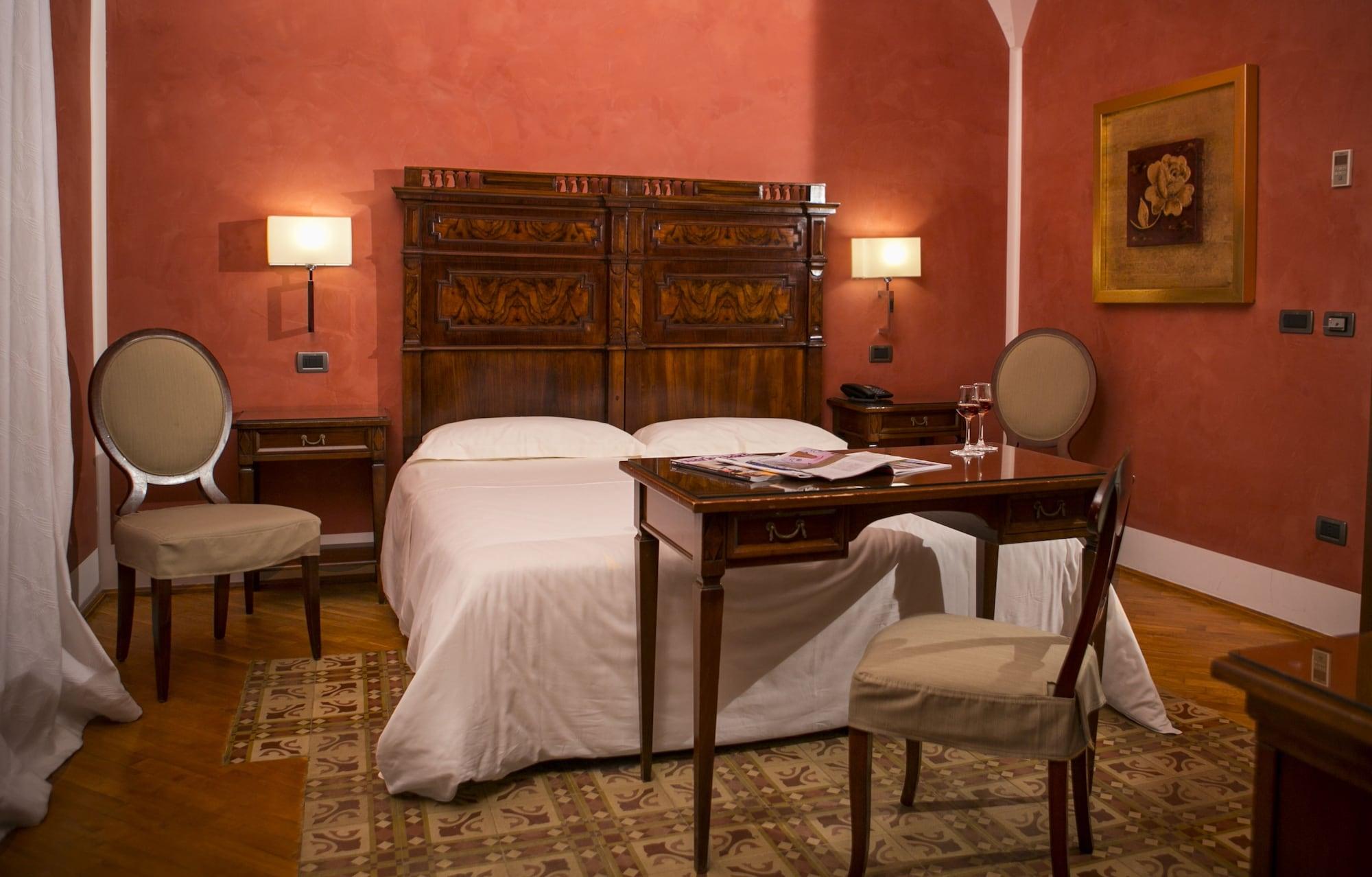 Carmine Hotel