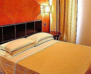 Carmine Hotel