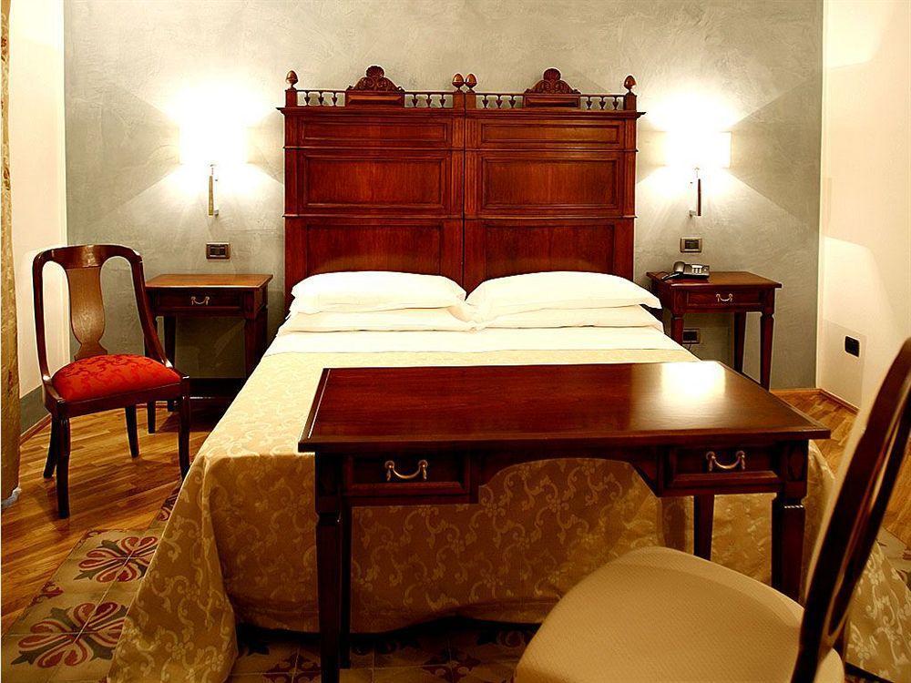 Carmine Hotel