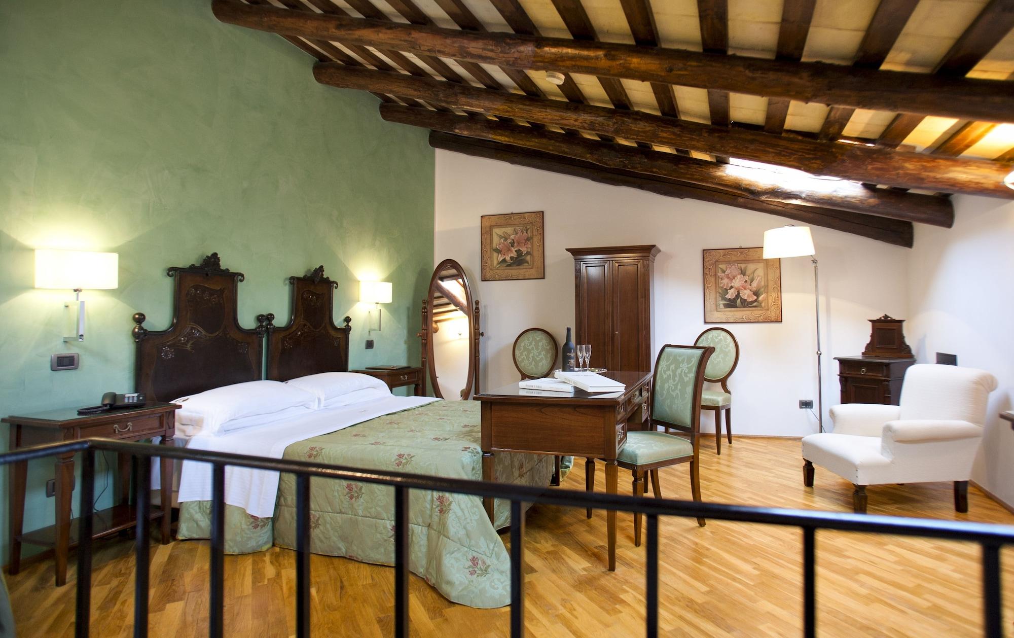 Hotel Carmine 3*