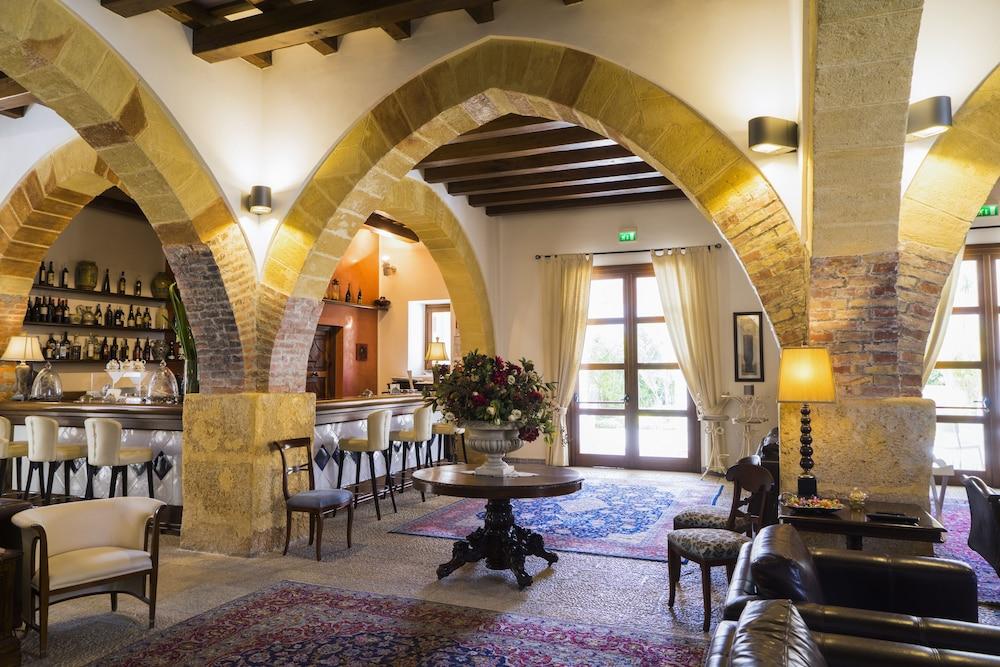 Hotel Carmine 3*