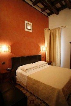 Carmine Hotel